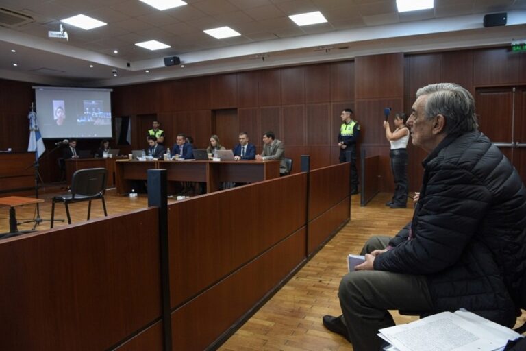Alberto Lebbos durante una conferencia de prensa en Tucumán