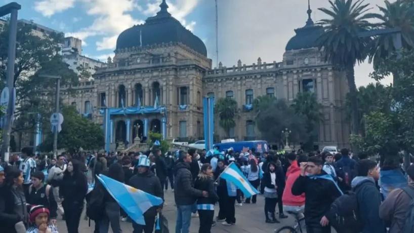 Plaza Independencia de Tucumán cerrada durante partido de la Selección Argentina