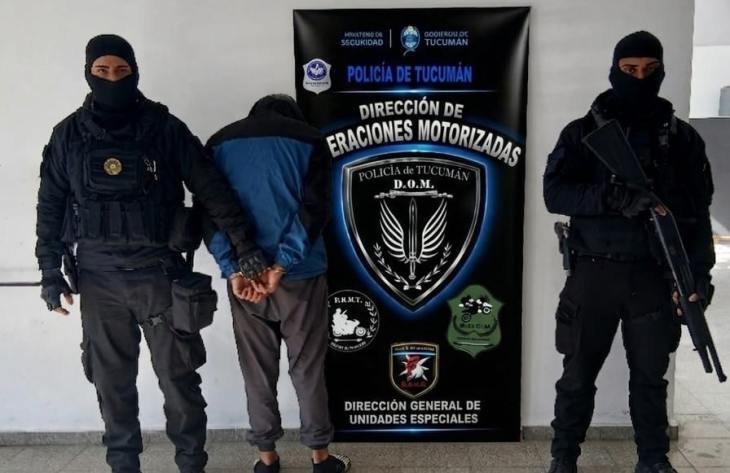 Efectivos de la Dirección de Operaciones Motorizadas realizan una detención en Tucumán