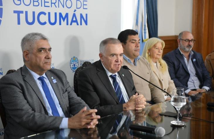 Conferencia de prensa del gobernador Osvaldo Jaldo anunciando el inicio del Acueducto de Vipos