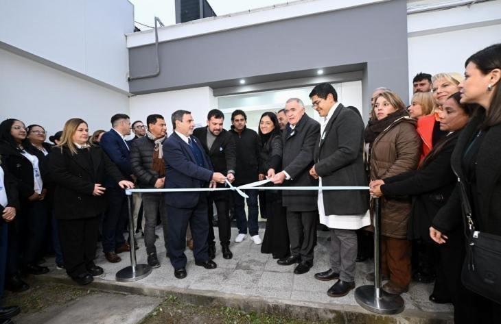Inauguración de obras en el Hospital de Monteros con autoridades provinciales