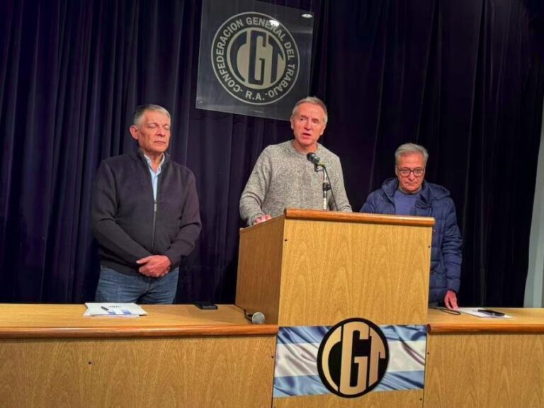 Reunión del Consejo Directivo de la CGT en la sede de Azopardo 802