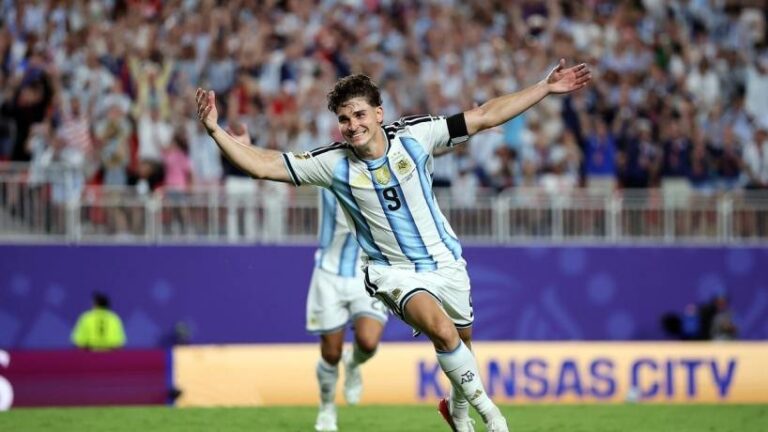 Jugadores de la Selección Argentina en el campo de juego durante el Mundial 2026