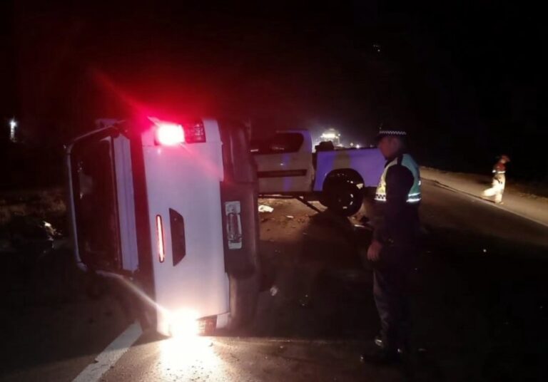 Camionetas involucradas en choque frontal en la Ruta 157, Atahona