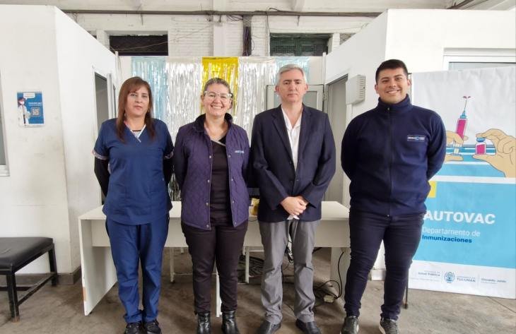 Operativo de vacunación en el AutoVac de Tucumán