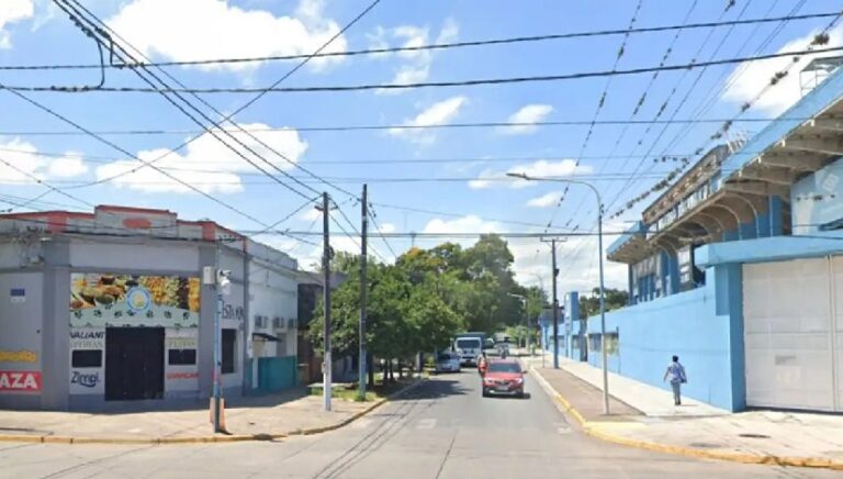 Intersección de calles 25 de Mayo y Chile en San Miguel de Tucumán
