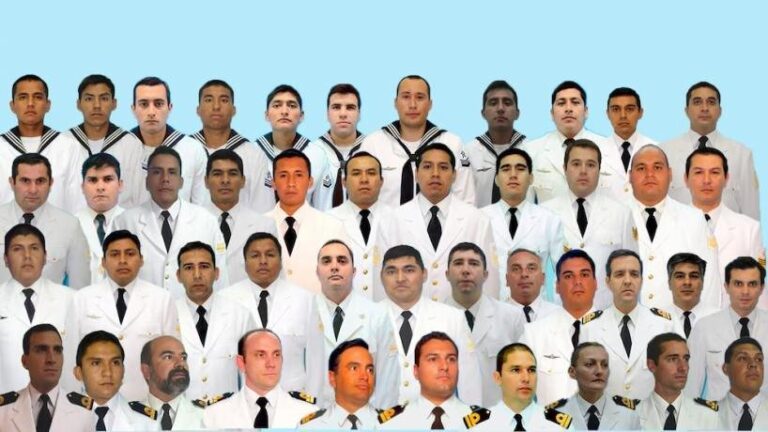 Submarino ARA San Juan en puerto