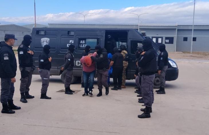 Traslado de detenidos al Complejo Penitenciario Benjamín Paz