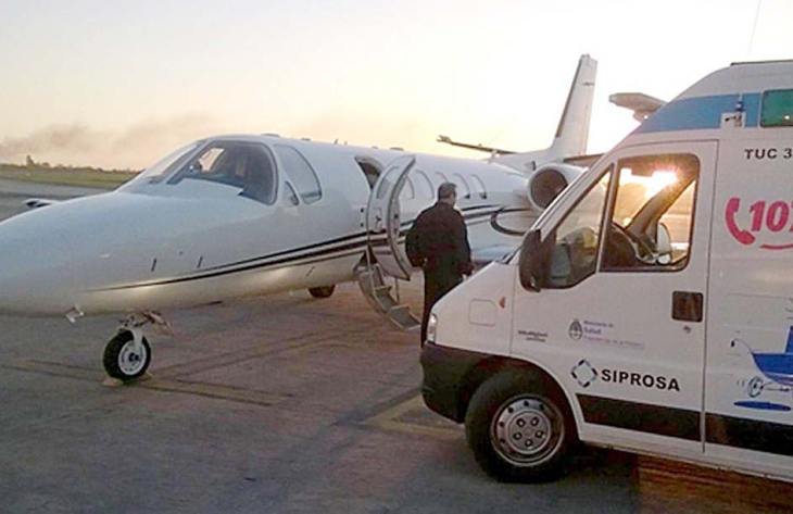 Avión sanitario utilizado para el traslado de pacientes pediátricos desde Buenos Aires a Tucumán