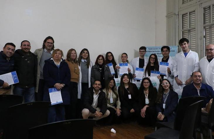 Estudiantes de Medicina de Francia, España y México reciben diplomas en un hospital público de Tucumán