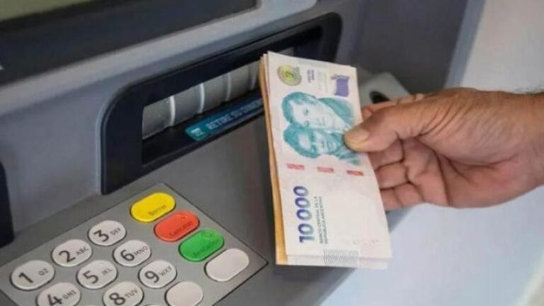 Trabajadores estatales de Tucumán consultan cronograma de pago