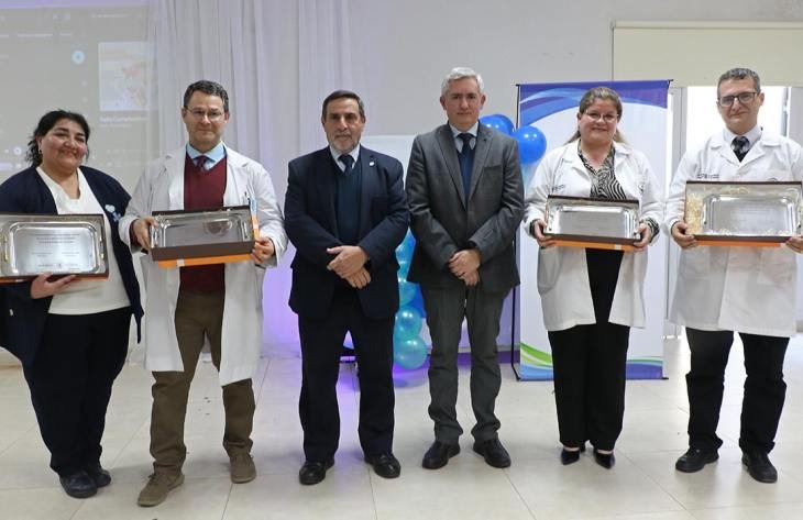 Autoridades y personal del Hospital Avellaneda durante el acto por el décimo aniversario del SECIP
