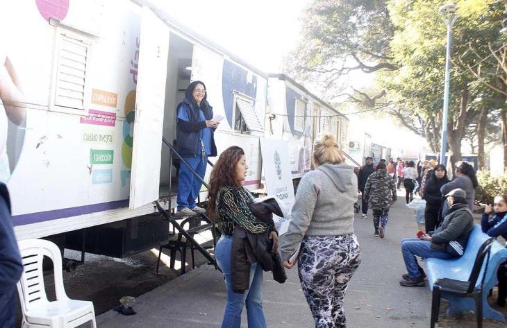 Hospital Móvil en Plaza Lola Mora, San Miguel de Tucumán