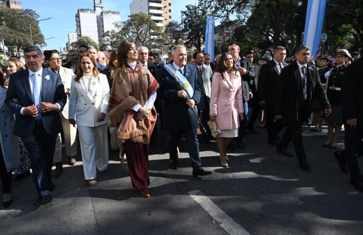 Gobernador Osvaldo Jaldo y vicepresidenta Victoria Villarruel durante el Tedeum por el Día de la Independencia en Tucumán