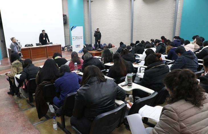 Examen del segundo concurso de residencias del Siprosa en el anfiteatro del Hospital Centro de Salud