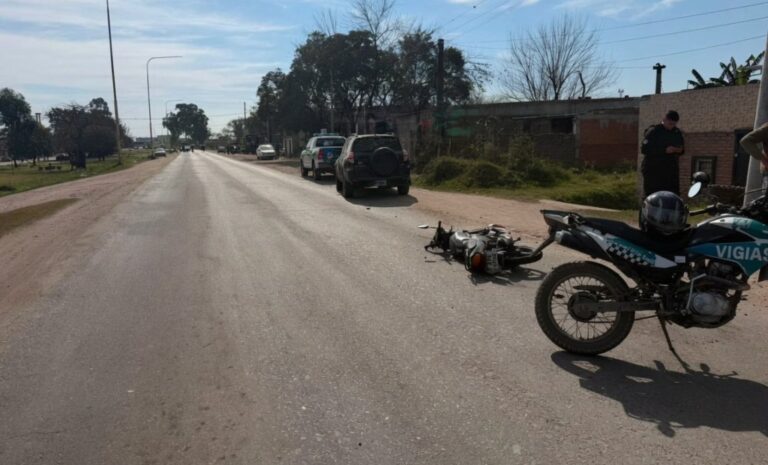 Accidente de tránsito en Banda del Río Salí entre motocicleta y camioneta