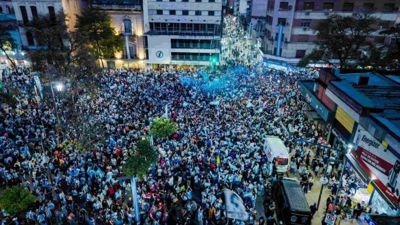 Policía de Tucumán en operativo de seguridad durante festejos