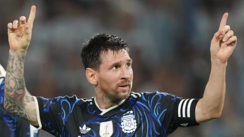 Cartel de suspensión del fan fest en Tucumán por lluvias