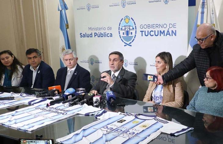 Ministro de Salud Luis Medina Ruiz en conferencia de prensa sobre el programa Palpitar