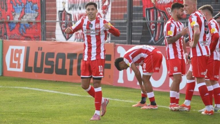Escudo de San Martín de Tucumán en la cuenta oficial del club