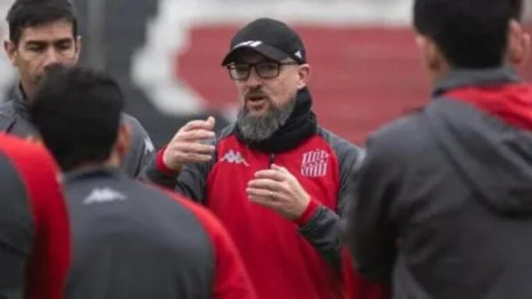 Jugadores de San Martín entrenando en el predio de Unión de Santa Fe