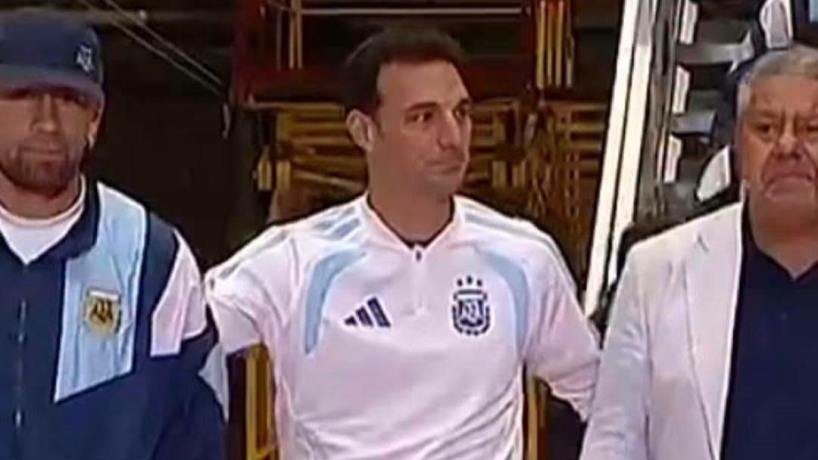 Delegación de la Selección Argentina en Ezeiza tras la final del Mundial 2026