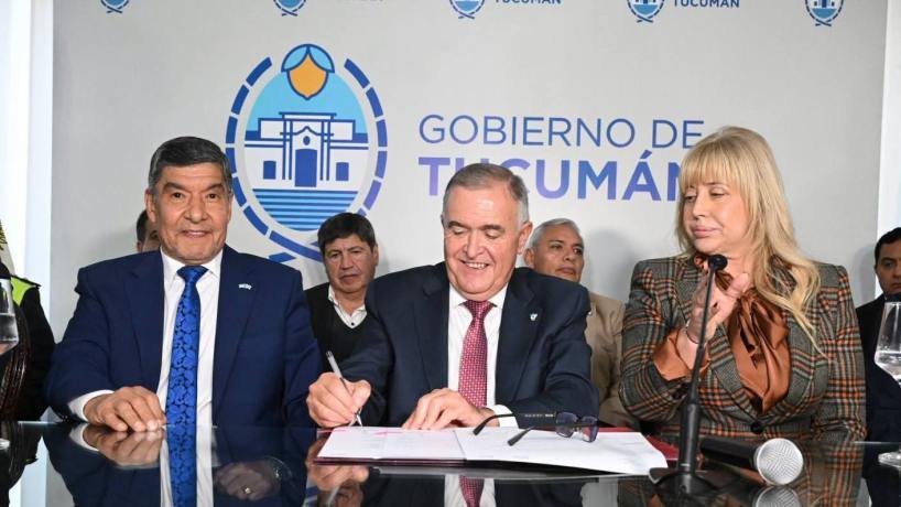 Osvaldo Jaldo firma decreto electoral Tucumán 2027