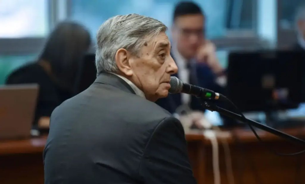 Alberto Lebbos en conferencia de prensa
