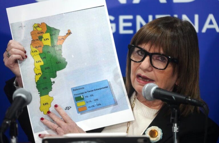 Patricia Bullrich en conferencia de prensa sobre la Ley de Tierras