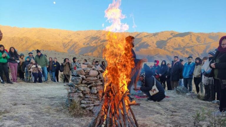 Ceremonia a la Pachamama en el Cerro El Pelao, Tafí del Valle