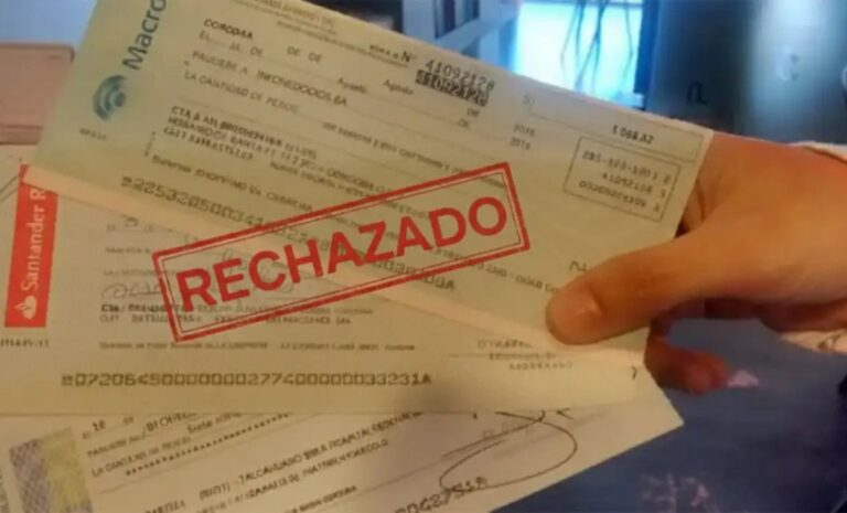 Gráfico de cheques rechazados en Argentina