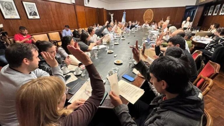 Sesión del Consejo Superior de la Universidad Nacional de Tucumán