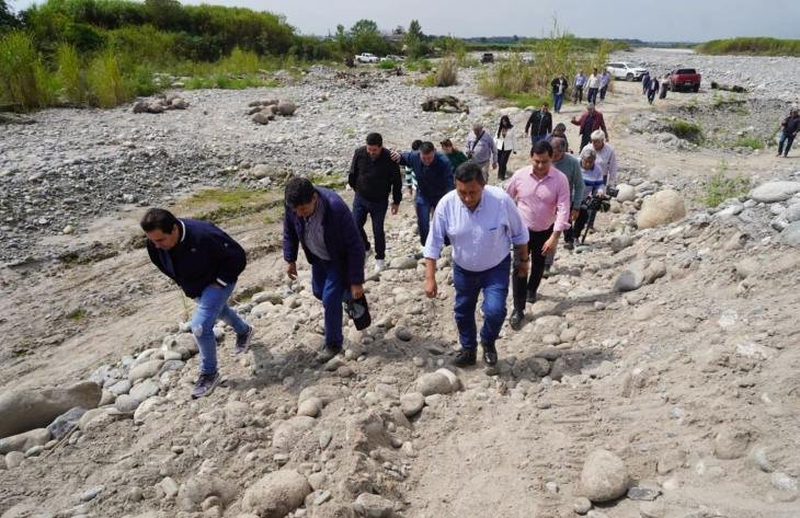 Trabajos preventivos en el cauce de Alpachiri