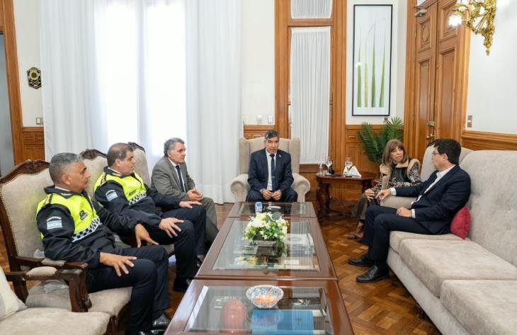 Reunión en Casa de Gobierno por el caso de la escuela de Alderetes