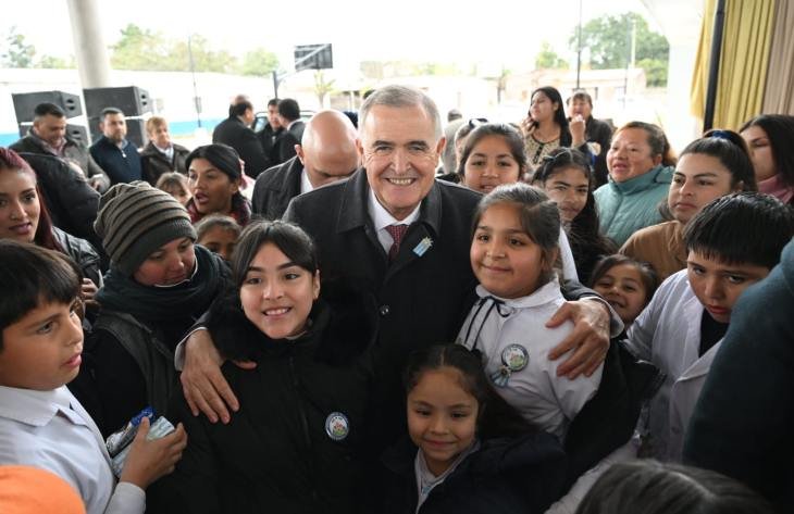 Osvaldo Jaldo, gobernador de Tucumán, durante una conferencia de prensa