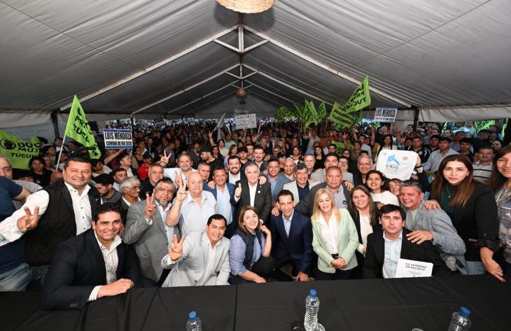 Entrega de viviendas en Río Seco, Tucumán