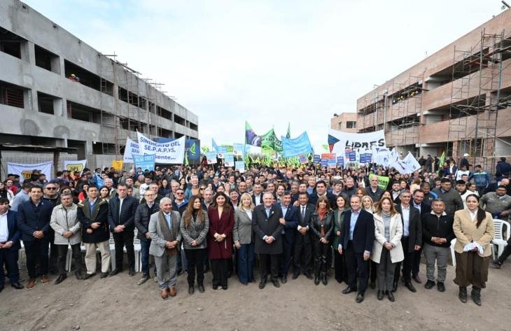 Autoridades provinciales recorren el Complejo Habitacional Procrear Tucumán