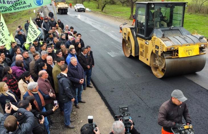 El gobernador Osvaldo Jaldo supervisa las obras de la Ruta Provincial 323