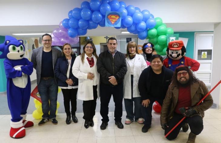 Ministro Luis Medina Ruiz en el Hospital del Niño Jesús