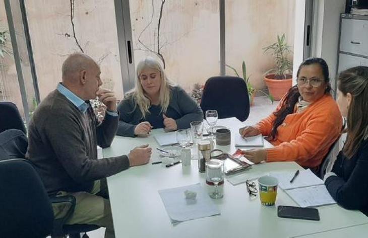 Reunión de planificación de cursos de capacitación en Tucumán