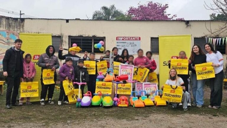Donación de juguetes de Sucrédito por el Día del Niño en Tucumán