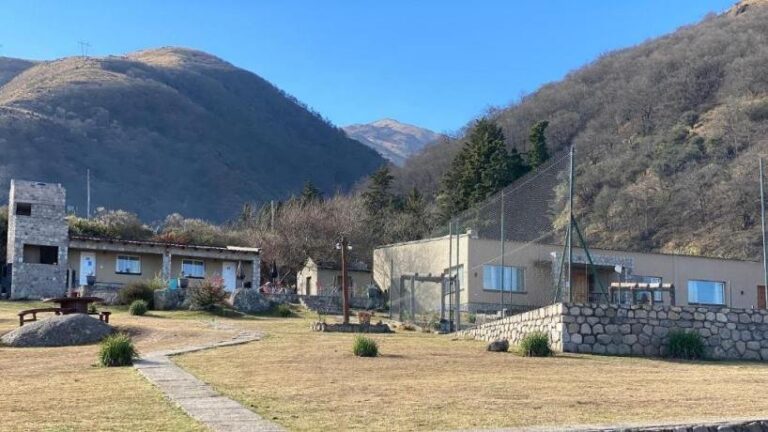 Vista de Tafí del Valle con cielo despejado