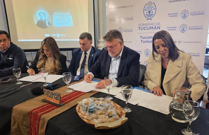 Firma del acta compromiso entre el Ente Tucumán Turismo y la Municipalidad de San Pedro