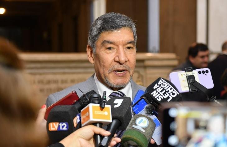 Vicegobernador Miguel Acevedo en conferencia de prensa