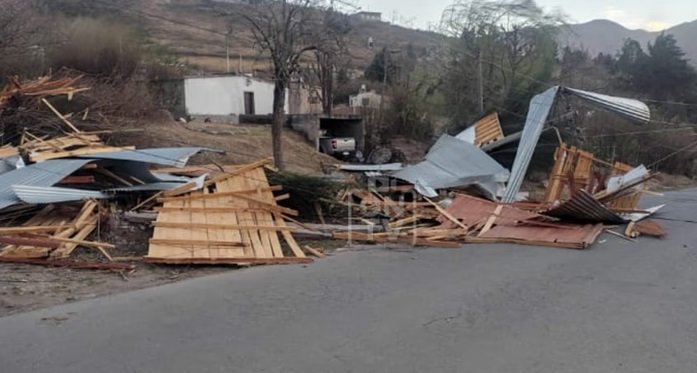 Viento zonda en Tafí del Valle provoca destrozos