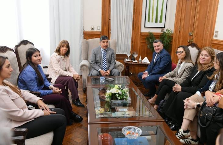 Vicegobernador Miguel Acevedo durante la recepción a representantes de la Universidad Austral en Tucumán