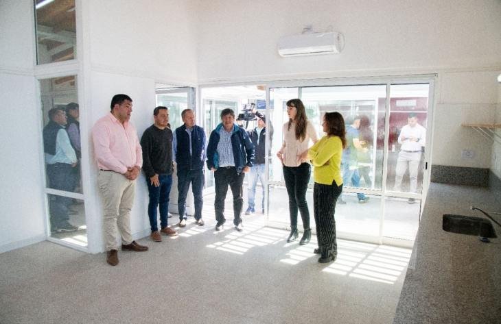 Autoridades durante la recorrida por el Centro de Desarrollo Infantil de Alderetes