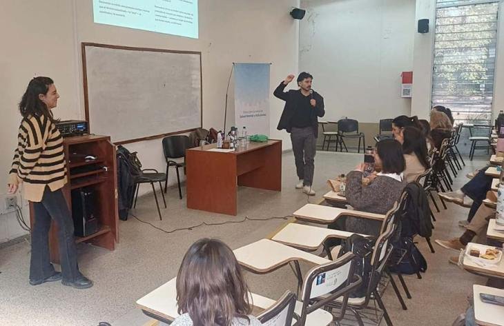 Equipo de la Diplomatura en Prácticas de Cuidados de Niñas, Niños y Adolescentes durante el sexto encuentro