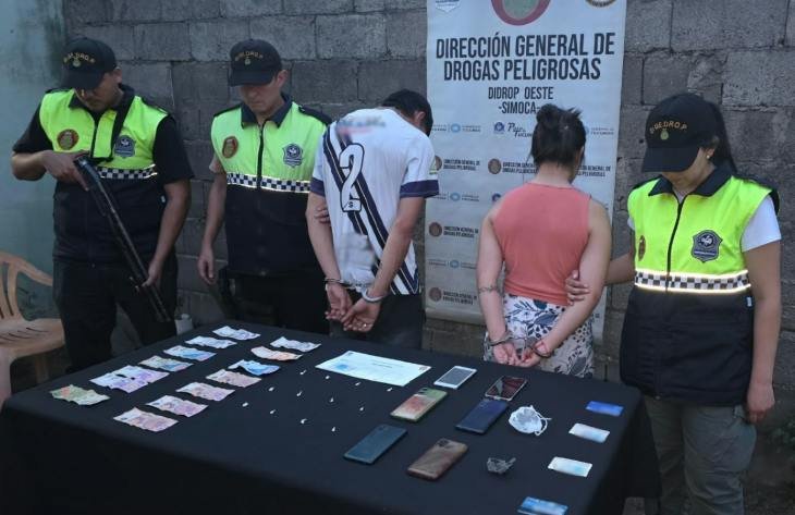 Operativo policial en el barrio San Carlos de Monteros