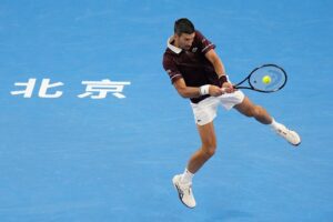 Novak Djokovic durante su partido en el ATP 500 de Pekín